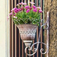 Вінтажне зістарене настінне кашпо