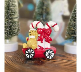 Фигурка "Мишка на машинке с конфетами" 8 см